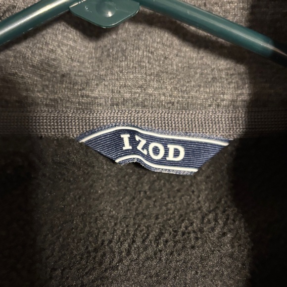 Izod Men's Black Vest - Picture 4 of 6